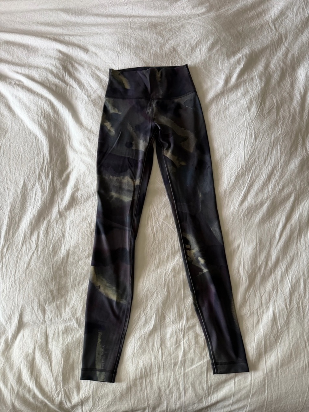 Lululemon Wunder Train High Rise Leggings Size 4 ink islands pattern